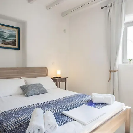 Apleton Villas *